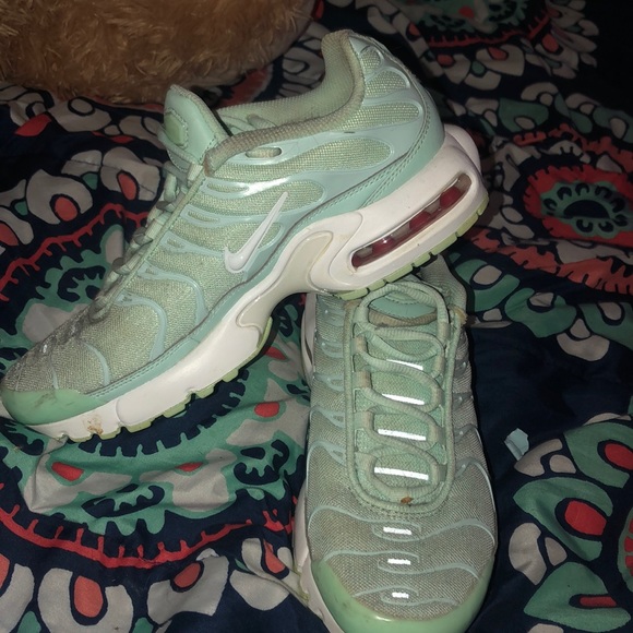 nike air max plus mint green